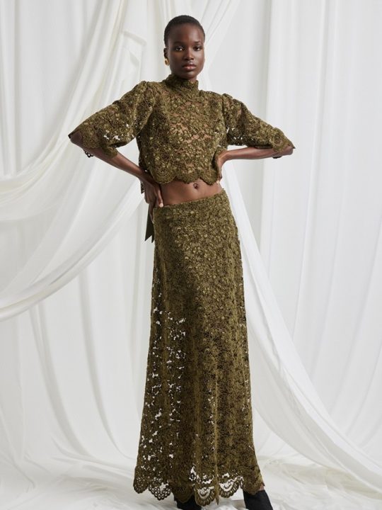 BE YOU CROP TOP WITH 3/4 SLEEVES